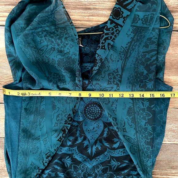 2/$20 Espresso Blue / Black Blouse Size M - Picture 5 of 6